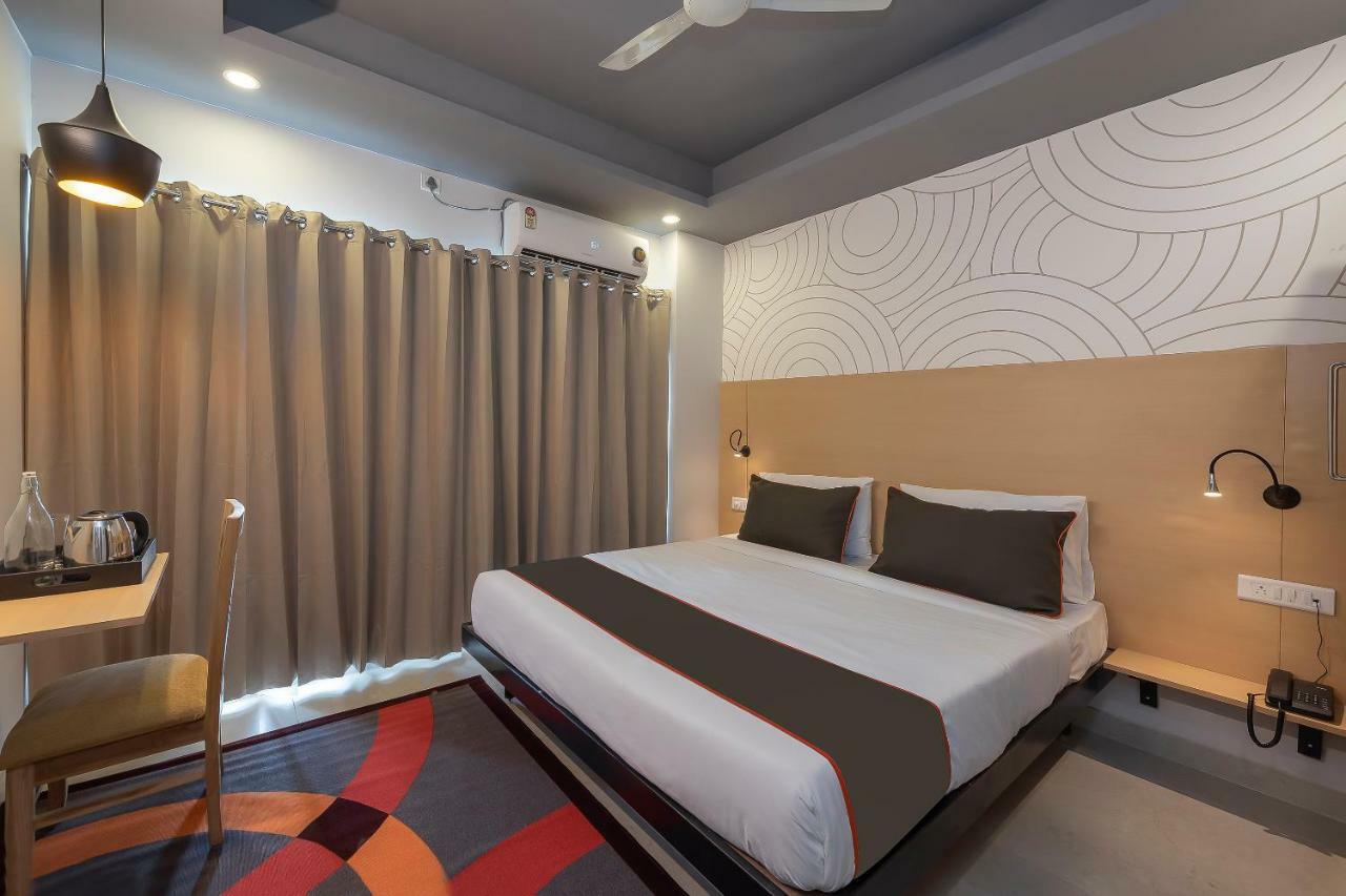 Collection O 162 Vardhman International Hotel Gurgaon Bagian luar foto