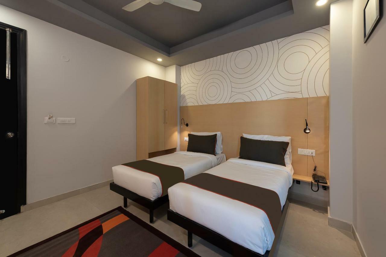 Collection O 162 Vardhman International Hotel Gurgaon Bagian luar foto