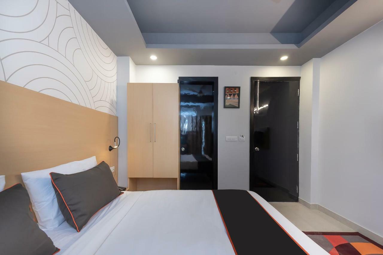 Collection O 162 Vardhman International Hotel Gurgaon Bagian luar foto