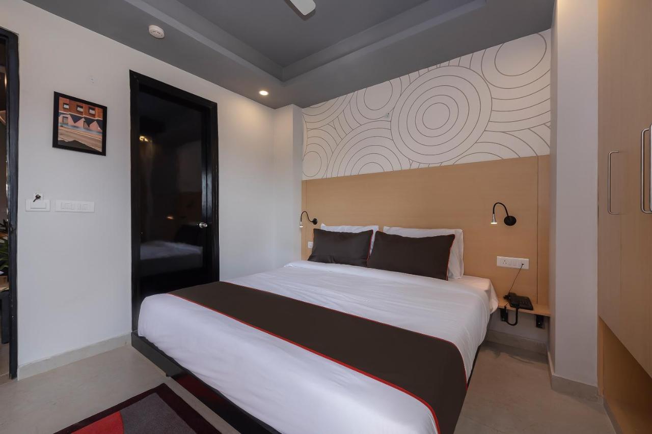 Collection O 162 Vardhman International Hotel Gurgaon Bagian luar foto